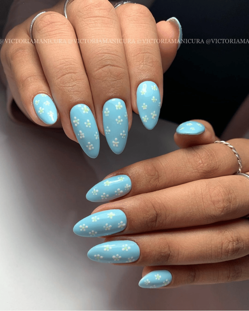 blue nails with flowers 