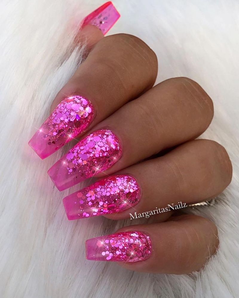 pink sparkly nails
pink nails
barbie nails