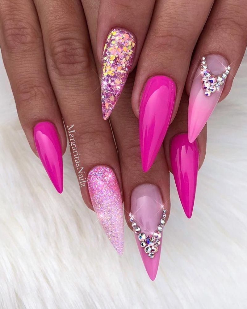 pink nails design
pink nails with gemstones