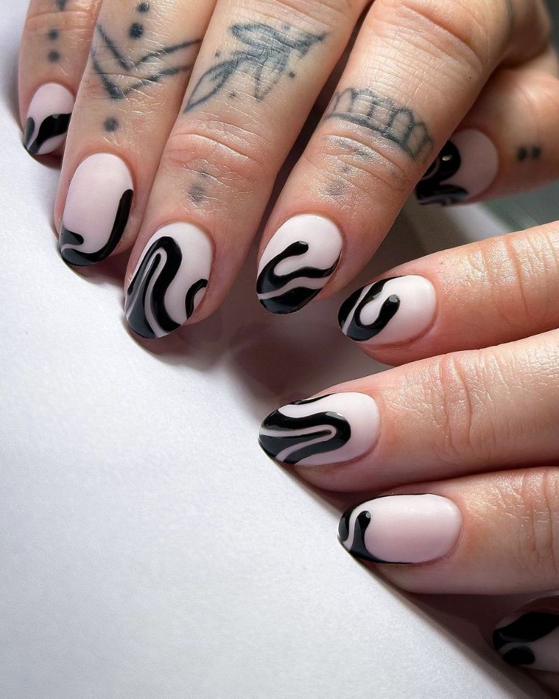 black nails
black nails art
black nail ideas