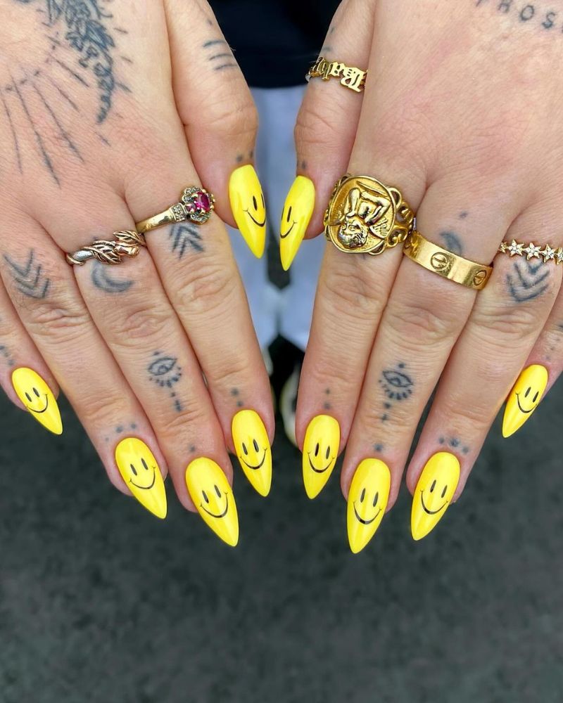 smiley face nails, yellow nails 