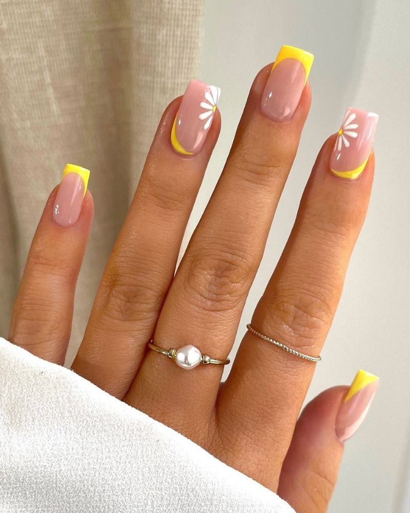 summer yellow nails, yellow nails art, yellow nail designs