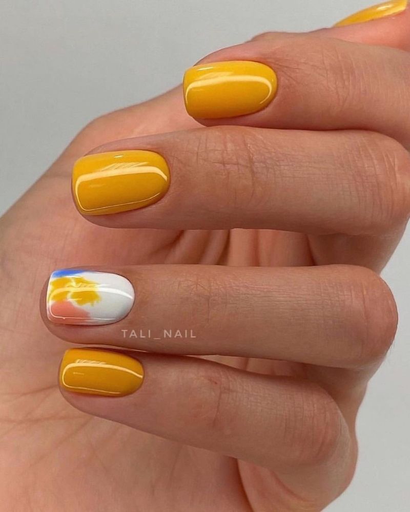 short yellow nails, yellow nail design