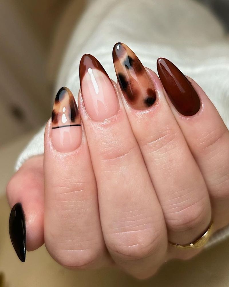 turtoise nail art, brown nails