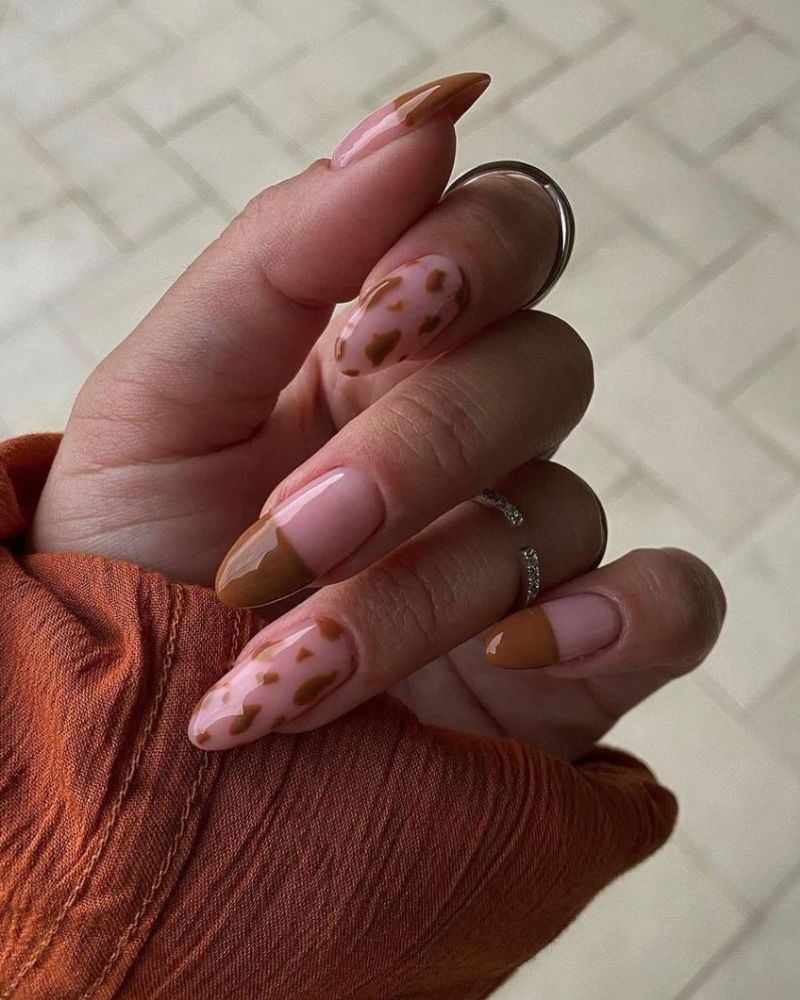 simple and cute fall nails in brown color