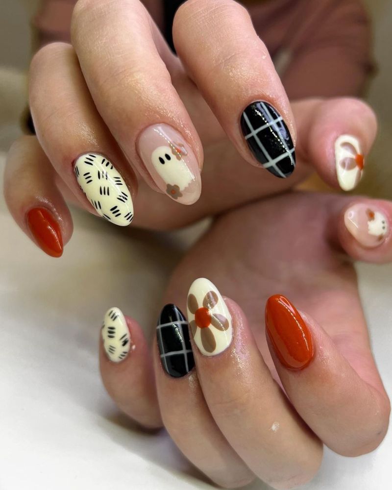 cute halloween nail art