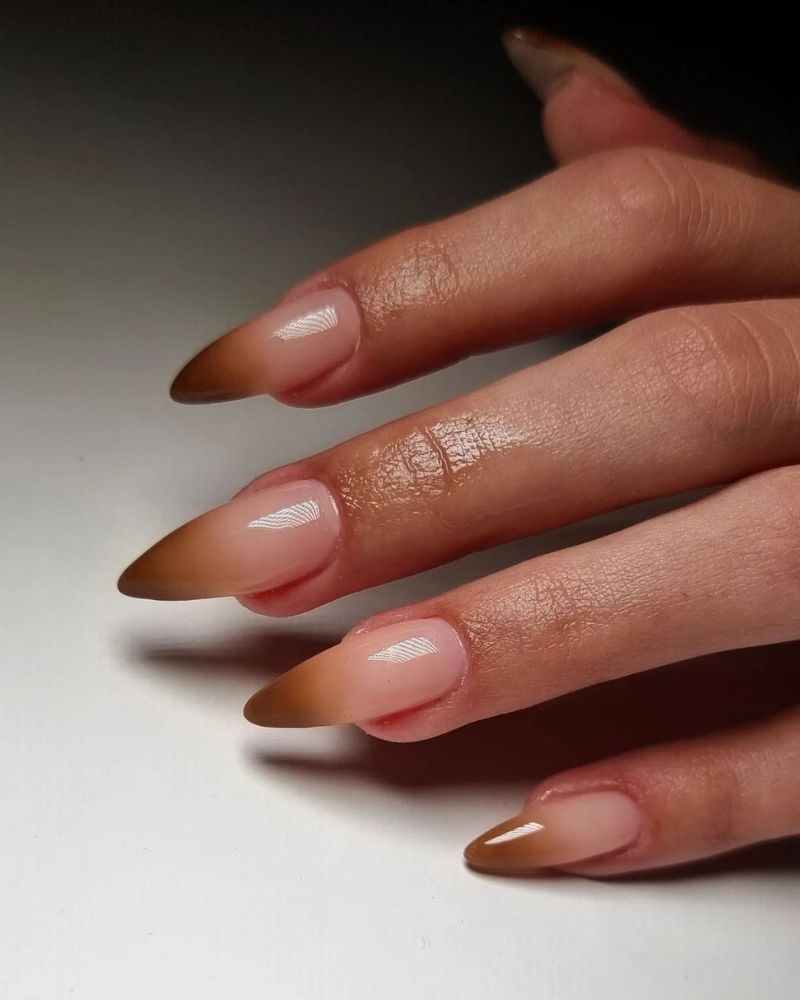 gradient brown nails, stiletto nails, airbrushed nails