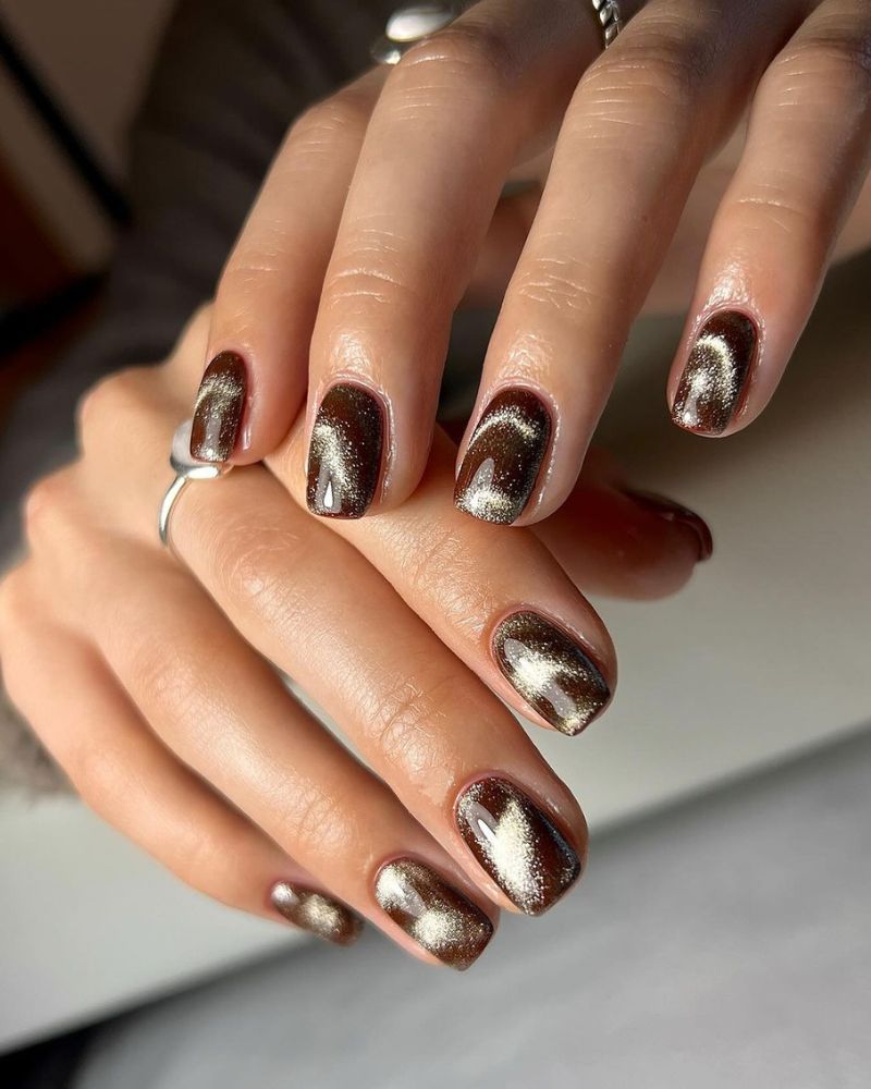 magnetic brown nails for fall inspo