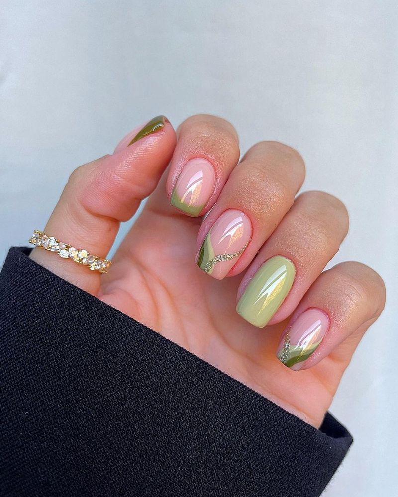 green fall nails for an elegant fall manicure