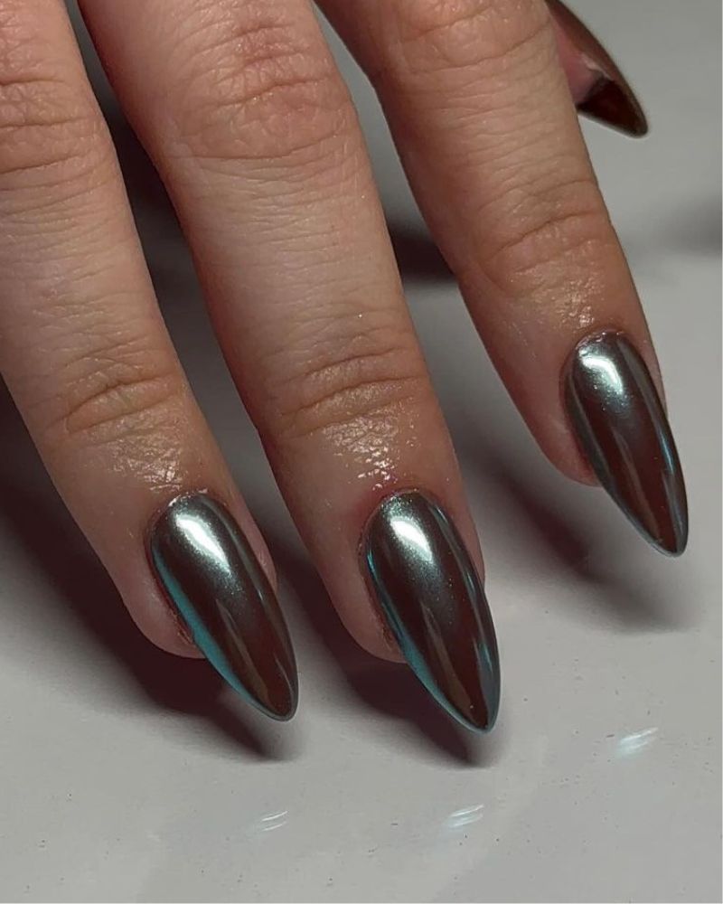 chrome nails for autumn