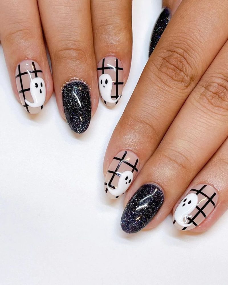 cute halloween nail art