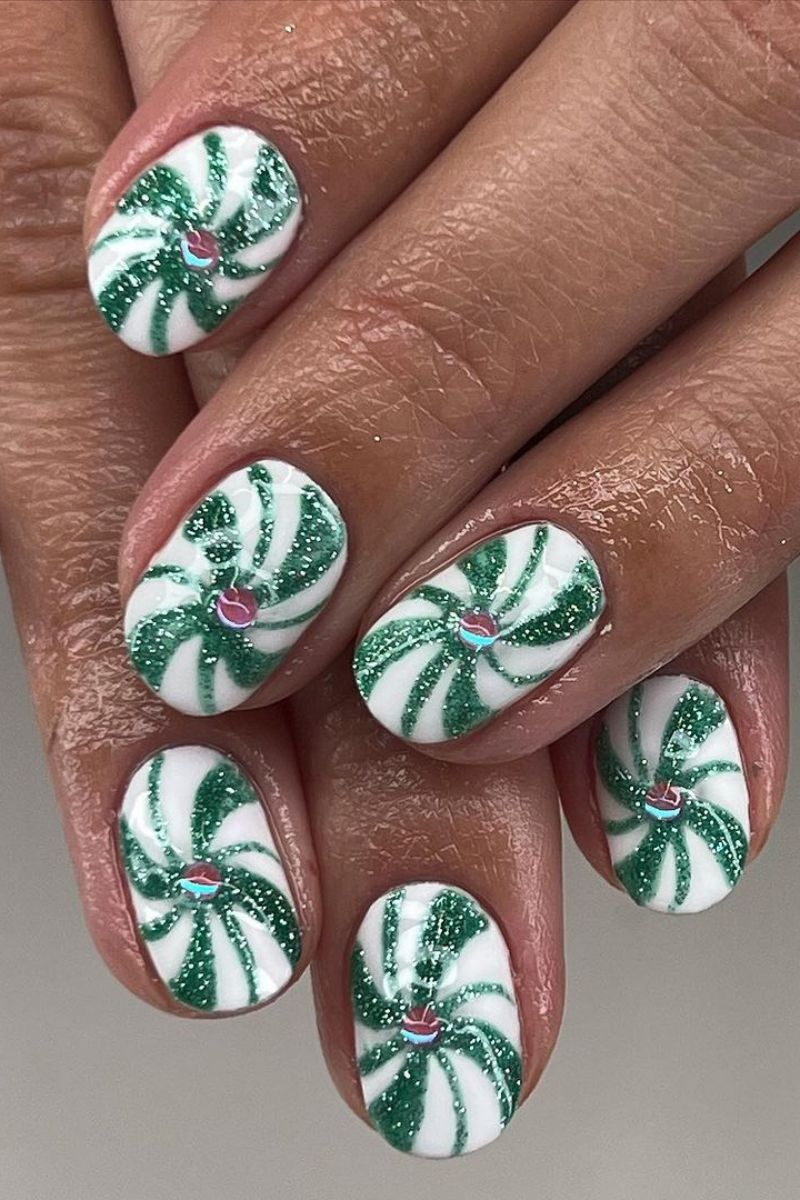 christmas nail art with green