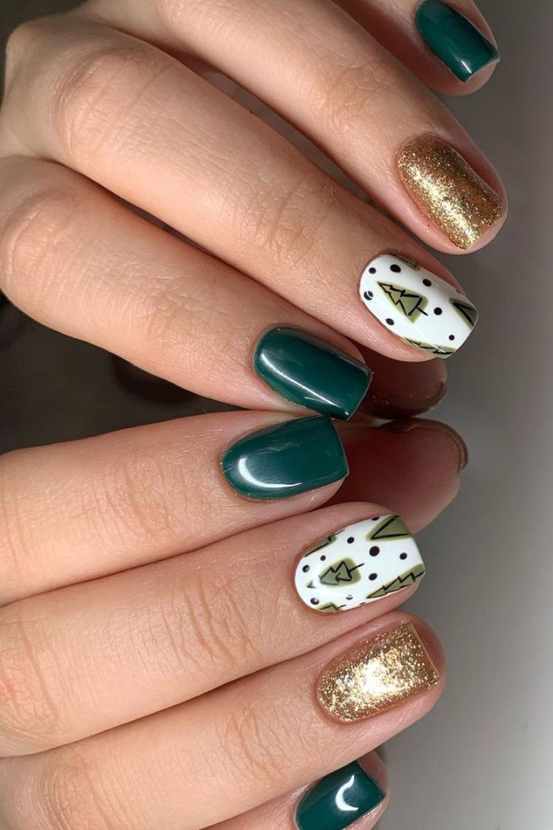 classy christmas nails, green christmas nails