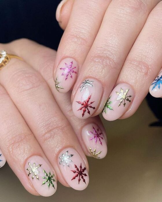 23+ Snowflake Nail Art Ideas for a Winter Wonderland Look - Nails for