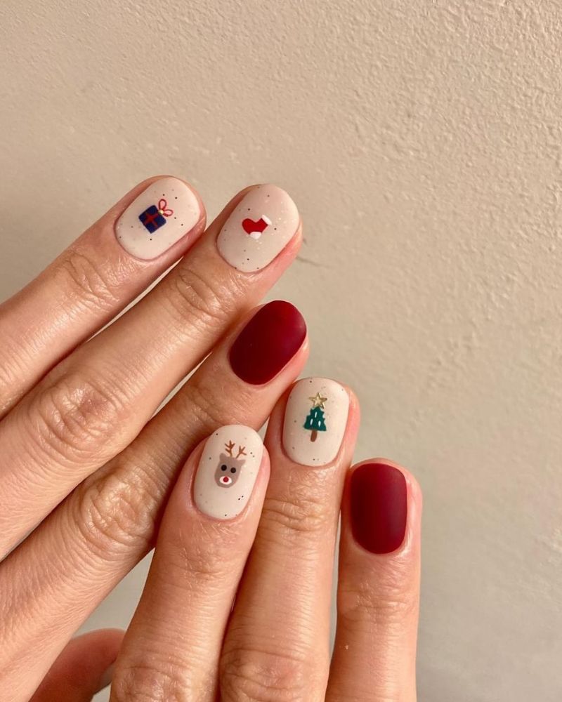 classy christmas nails, simple christmas nail art