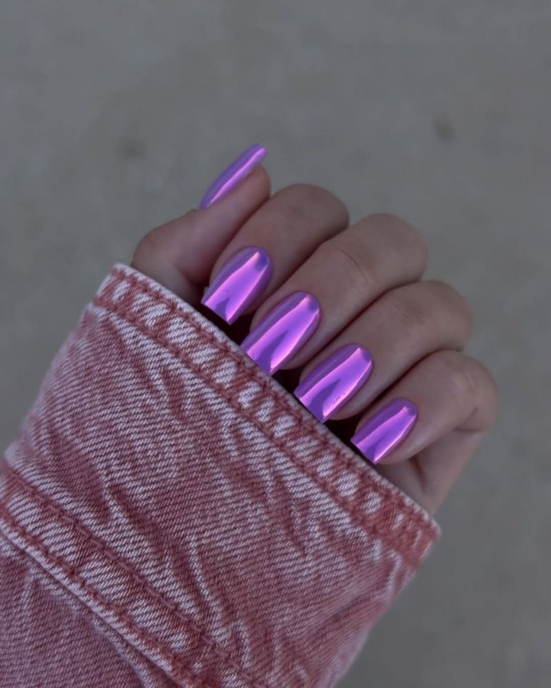 chrome purple nails, short nails