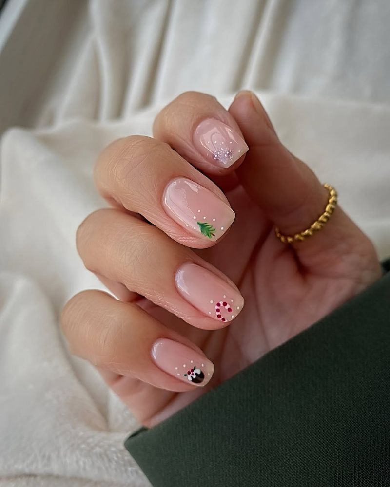 simple christmas nail art, classy christmas nails