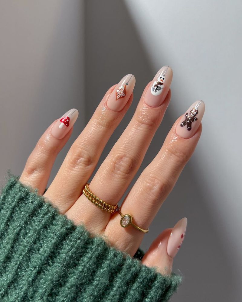 simple christmas nail art, cute christmas nails