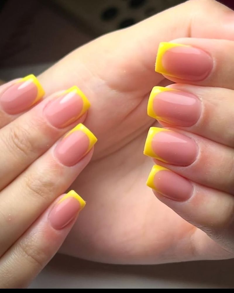 yellow nails, french tips