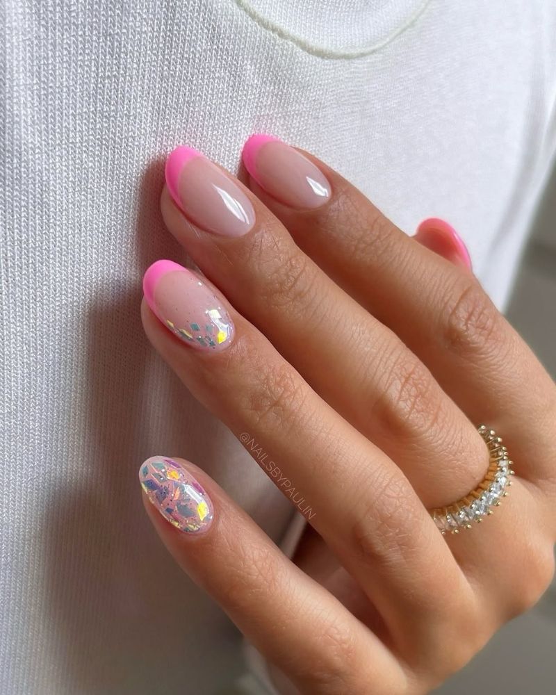 short pink french nails, pink nails with a design