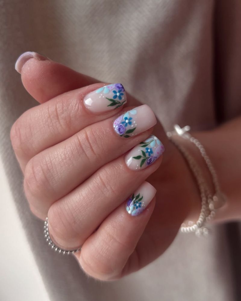 blue and purple flowers, classy manicure