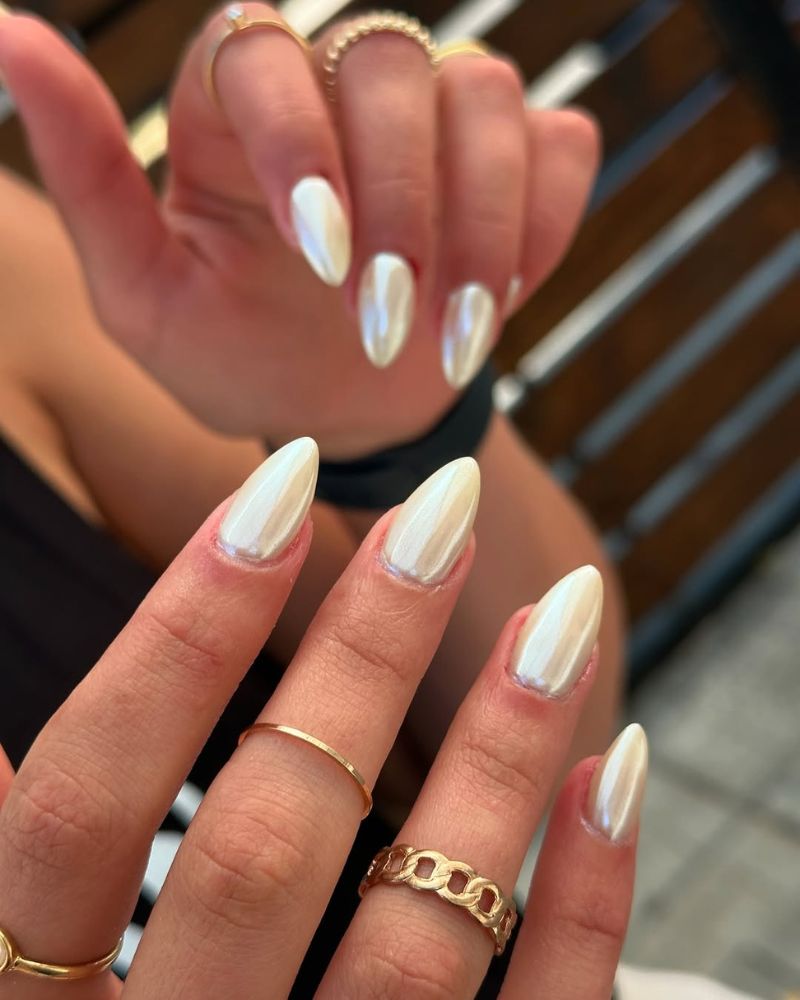 stiletto nails, chrome nails