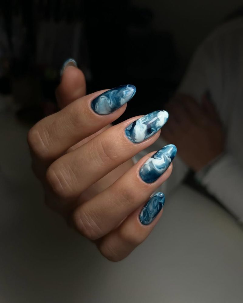 marble blue nails, blue and white nails, ocean nail