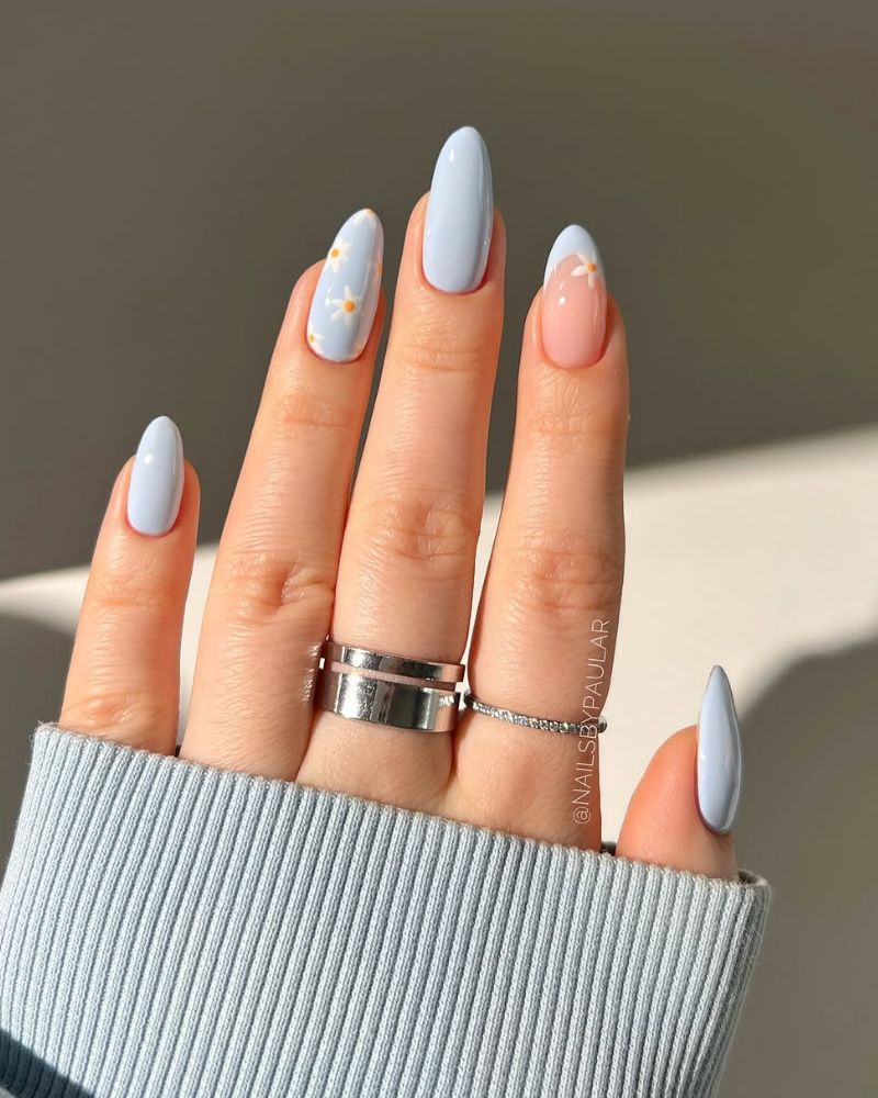 light blue nails, simple summer nail art