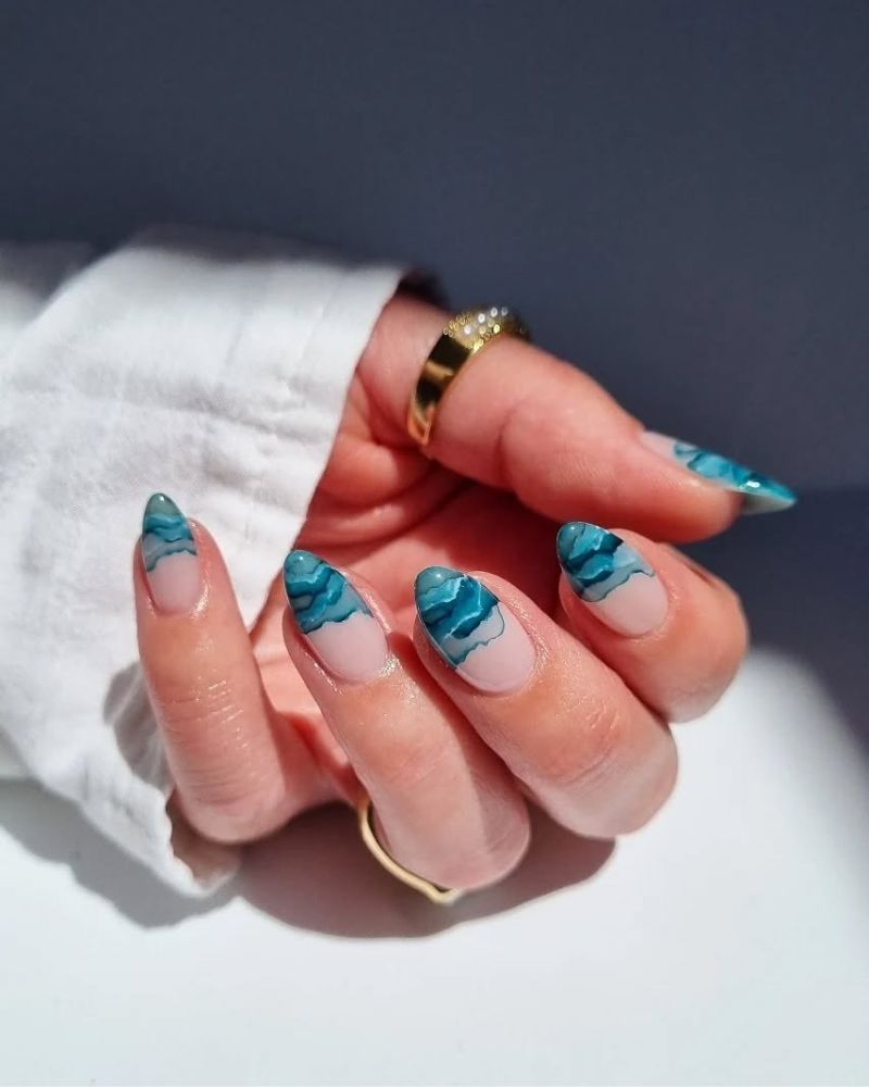 blue tips nails, blue french nails, classy summer nails