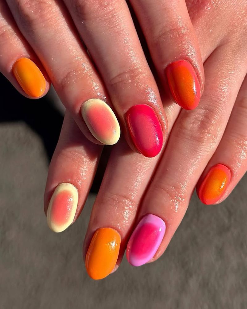 aura summer nails, pink and orange nails