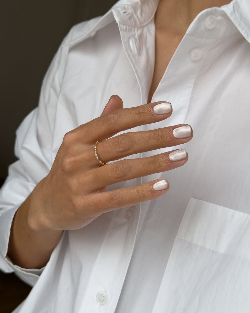 short square nails with pearly aura manicure