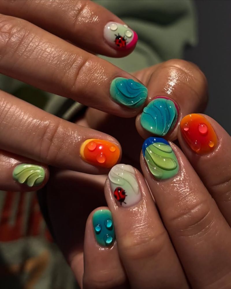 short spring nails with colorful design