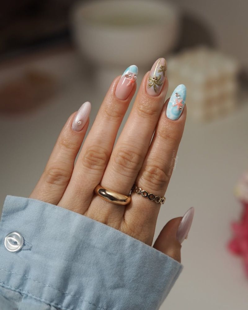 simple summer nails for beach on round shape