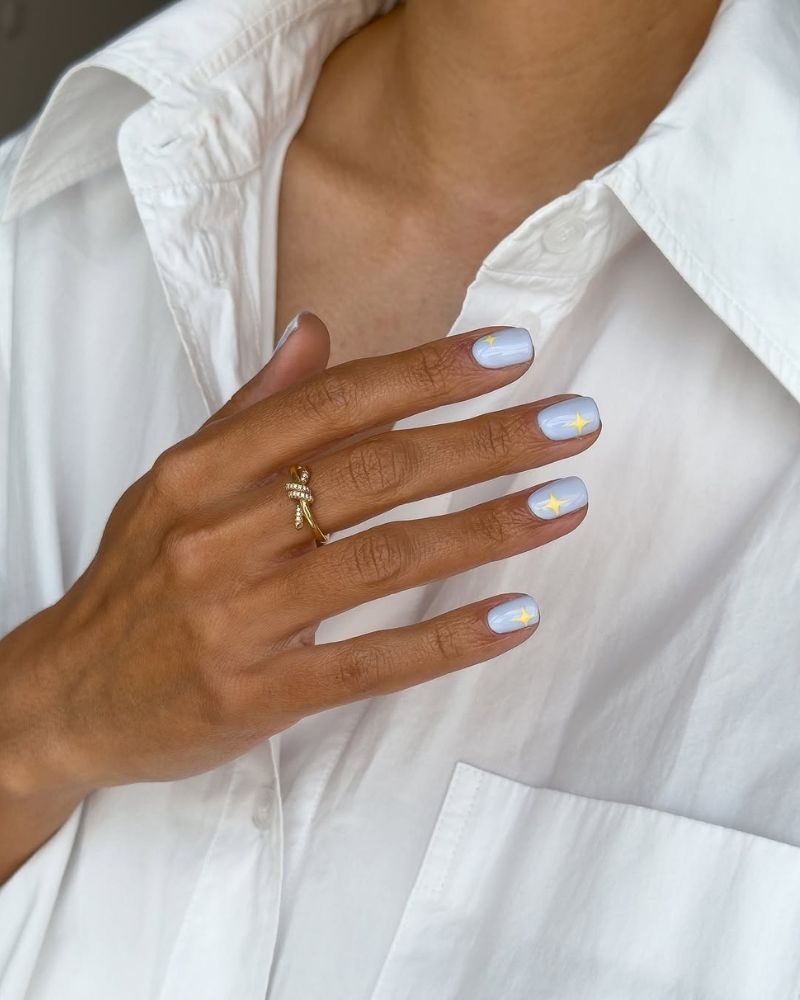 short sky blue nails for classy summer nails
