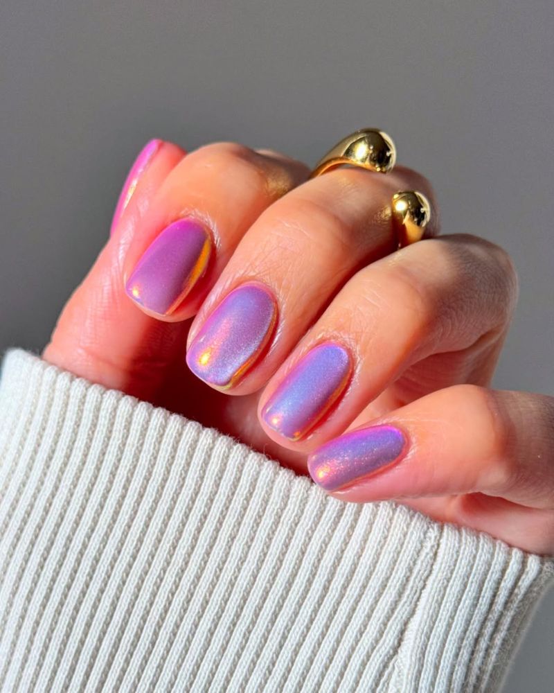 short purple cat eye manicure for summer