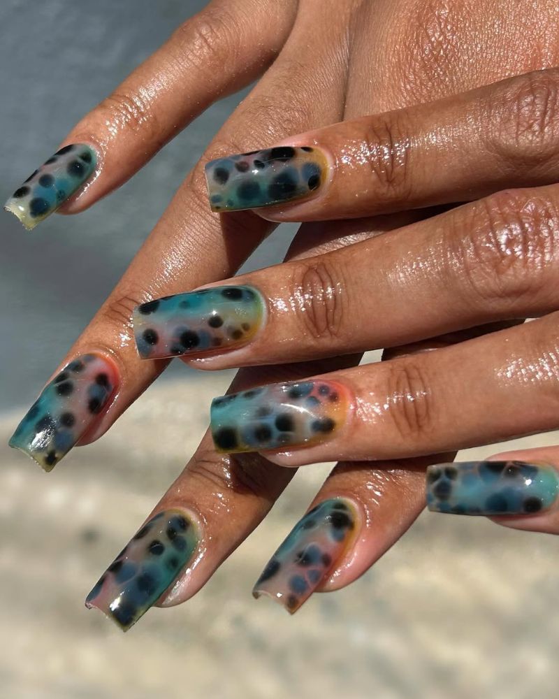 beachy nail art design for summer vacation